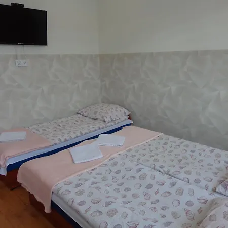 Skalka-domek בית כפרי